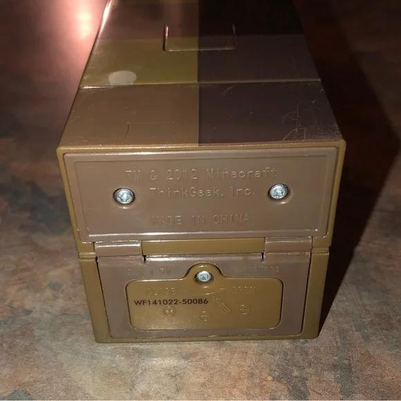 2012 ThinkGeek Minecraft 11” Torch Light - Picture 4 of 9